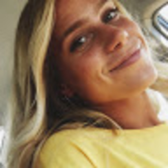 Meet your Posher, Stephanie - Picture 1 of 1